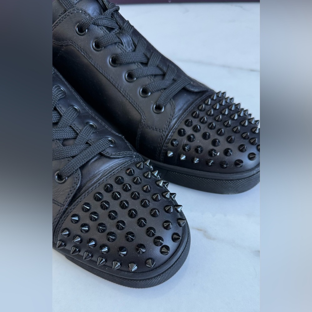 Christian Louboutin Louis Junior Spikes Flat - Picture 2 of 4